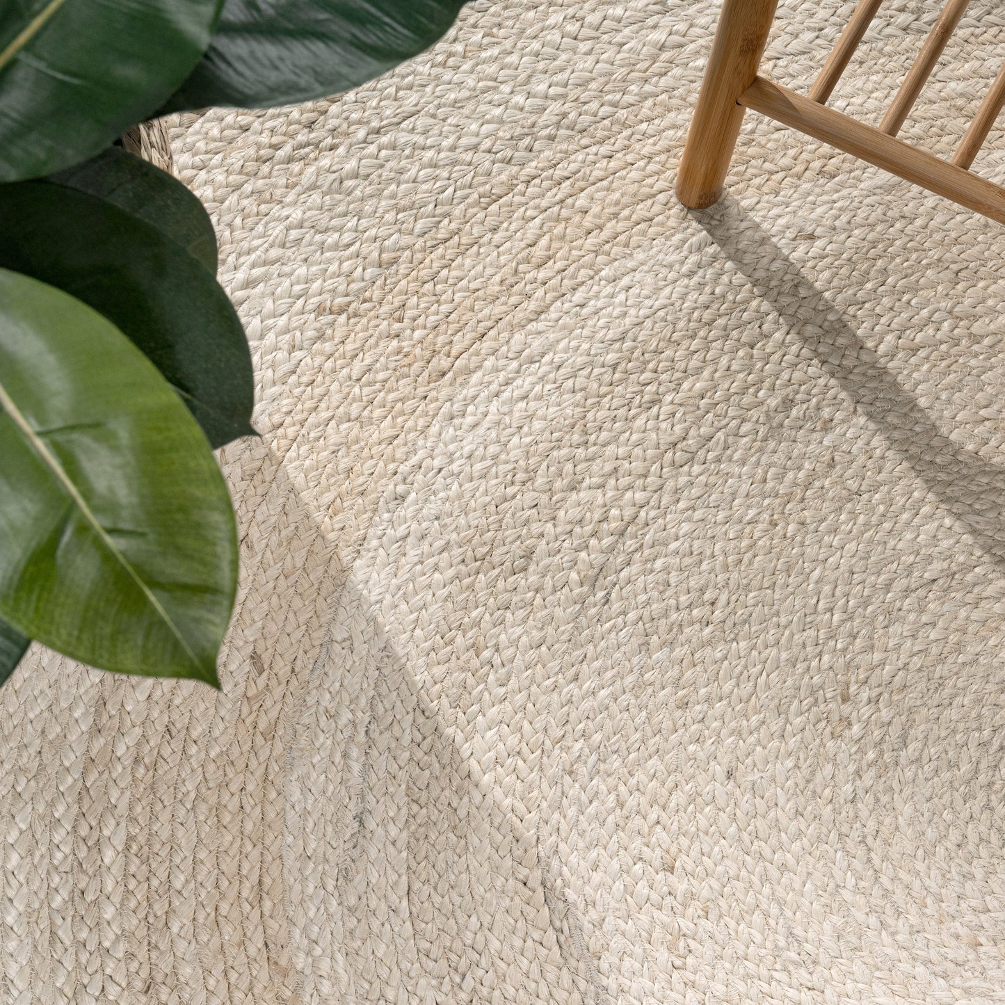 Hand-Woven Boho Rug Kaia Round with Natural Jute Fibers in White Ivory